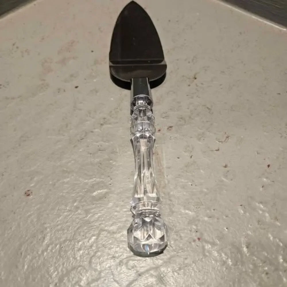 Source Unknown crystal handled